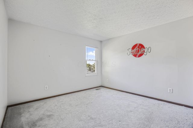 7898 Sarahurst Drive, Dublin, OH 43016