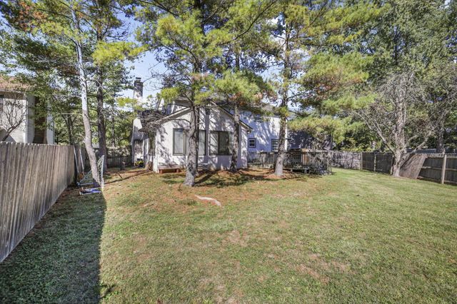 7898 Sarahurst Drive, Dublin, OH 43016