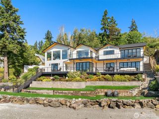 3240 Point White Drive, Bainbridge Island, WA 98110