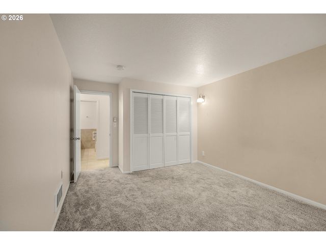 4460 Sw SCHOLLS FERRY Rd 3, Portland, OR 97225