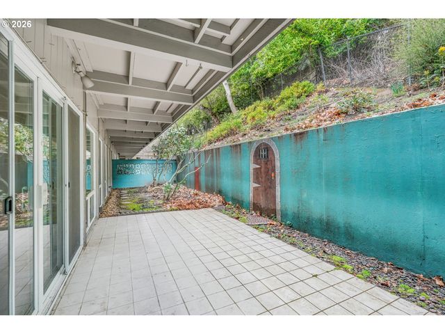 4460 Sw SCHOLLS FERRY Rd 3, Portland, OR 97225