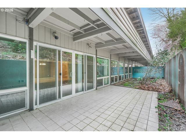 4460 Sw SCHOLLS FERRY Rd 3, Portland, OR 97225