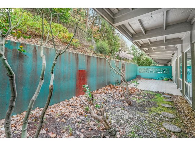 4460 Sw SCHOLLS FERRY Rd 3, Portland, OR 97225