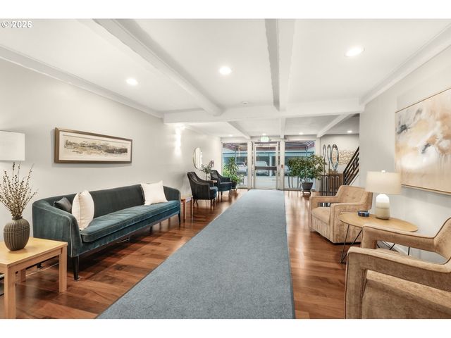 4460 Sw SCHOLLS FERRY Rd 3, Portland, OR 97225