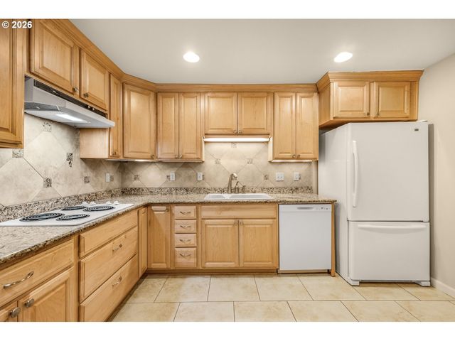 4460 Sw SCHOLLS FERRY Rd 3, Portland, OR 97225