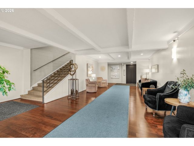 4460 Sw SCHOLLS FERRY Rd 3, Portland, OR 97225