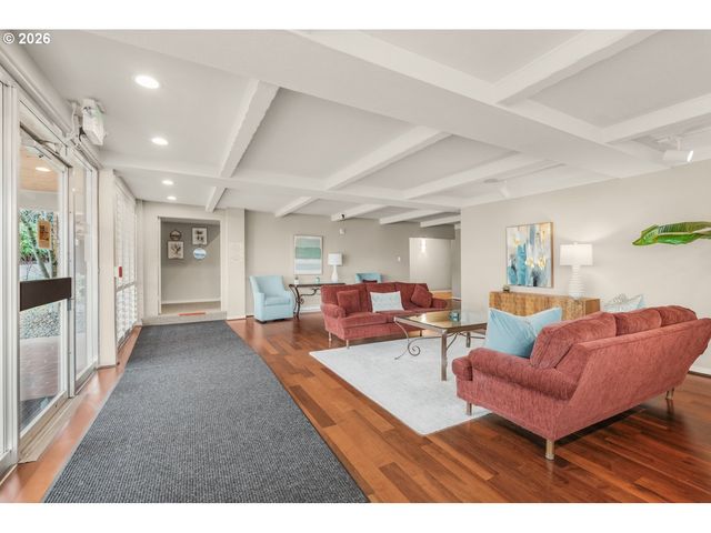 4460 Sw SCHOLLS FERRY Rd 3, Portland, OR 97225