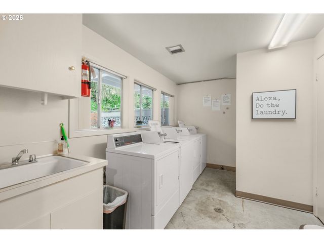 4460 Sw SCHOLLS FERRY Rd 3, Portland, OR 97225