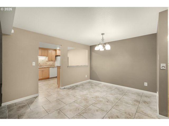 4460 Sw SCHOLLS FERRY Rd 3, Portland, OR 97225