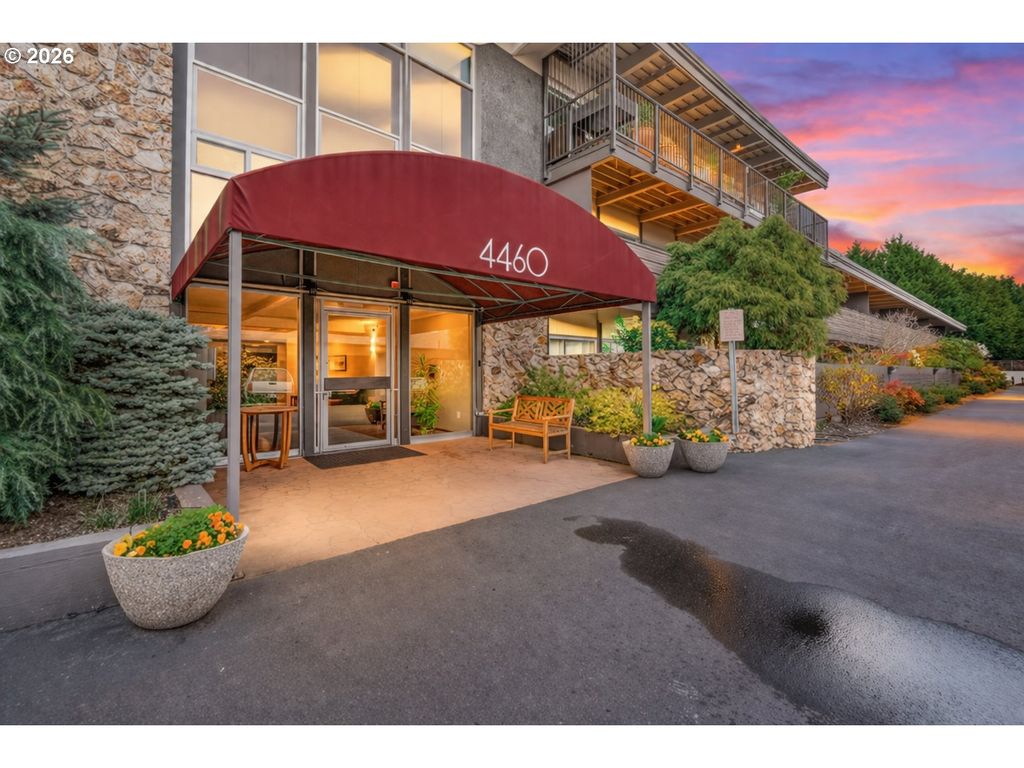 4460 Sw SCHOLLS FERRY Rd 3, Portland, OR 97225