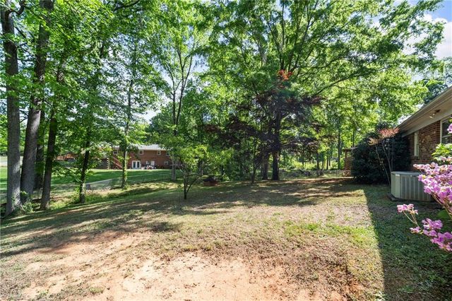 9241 Sahabi Road, Kernersville, NC 27284