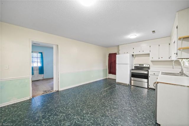 9241 Sahabi Road, Kernersville, NC 27284