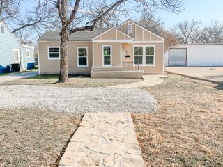 2306 Austin Avenue, Brownwood, TX 76801