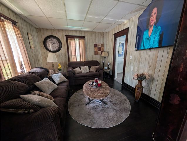 828 W 17TH Street, Erie, PA 16502