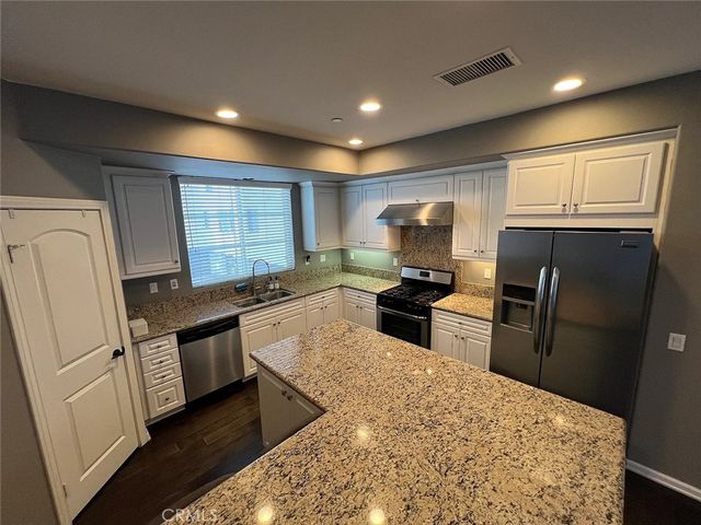 1752 Grand Avenue 2, Long Beach, CA 90804
