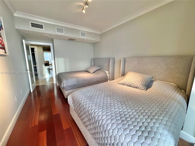 17875 Collins Avenue 4305, Sunny Isles Beach, FL 33160