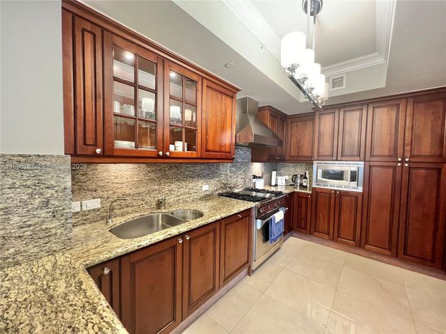 17875 Collins Avenue 4305, Sunny Isles Beach, FL 33160