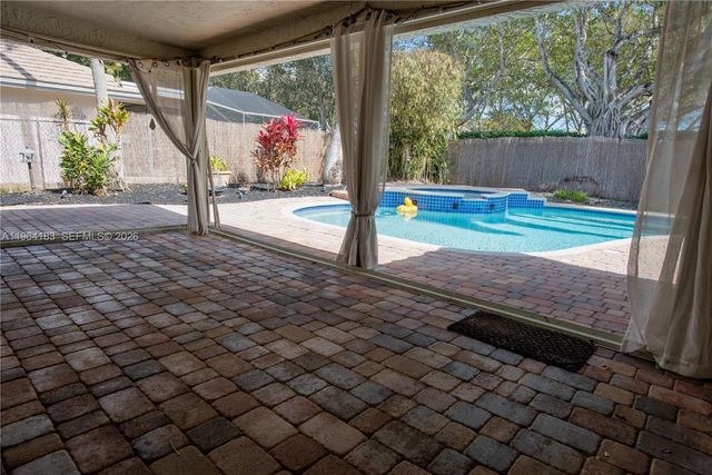 3160 Peachtree Circle, Davie, FL 33328