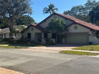 3160 Peachtree Circle, Davie, FL 33328