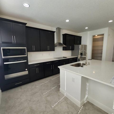 19050 BLUELEAF STREET, Orlando, FL 32827