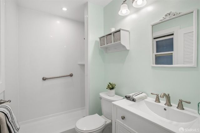2001 Sacramento Street 9, San Francisco, CA 94109