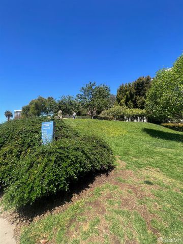 2001 Sacramento Street 9, San Francisco, CA 94109