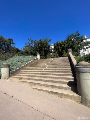 2001 Sacramento Street 9, San Francisco, CA 94109