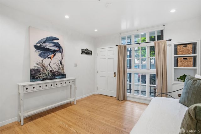 2001 Sacramento Street 9, San Francisco, CA 94109