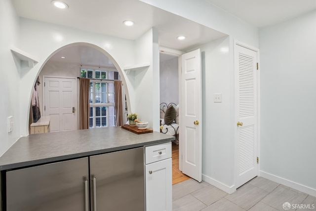 2001 Sacramento Street 9, San Francisco, CA 94109