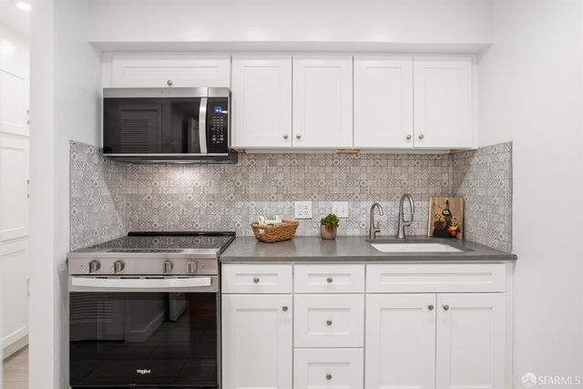 2001 Sacramento Street 9, San Francisco, CA 94109