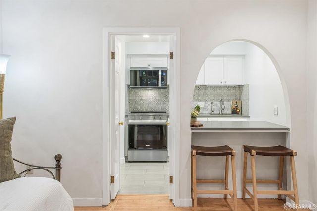 2001 Sacramento Street 9, San Francisco, CA 94109