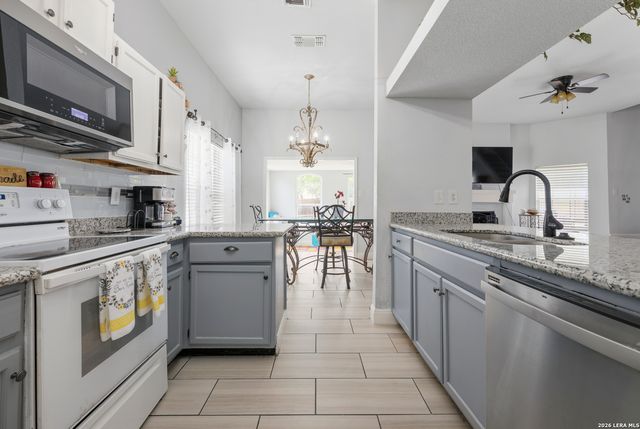 5335 Mountain Vista Dr, San Antonio, TX 78247