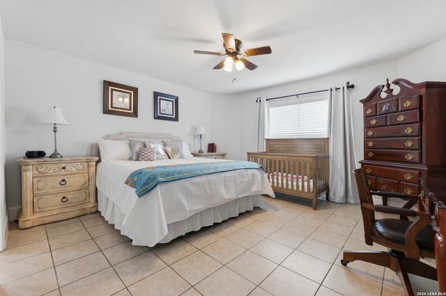 5335 Mountain Vista Dr, San Antonio, TX 78247