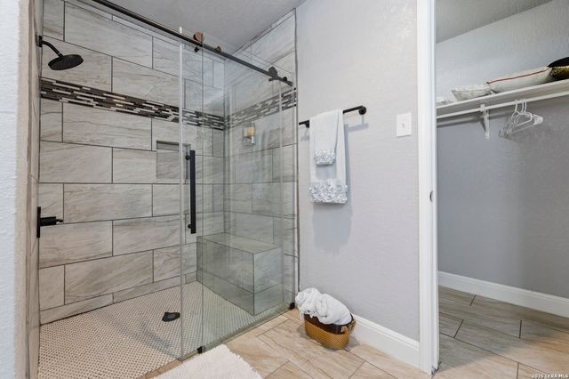 5335 Mountain Vista Dr, San Antonio, TX 78247