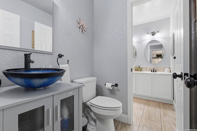 5335 Mountain Vista Dr, San Antonio, TX 78247