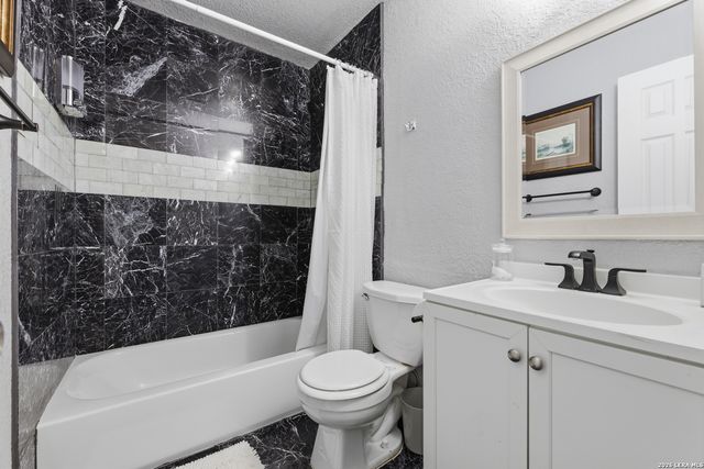 5335 Mountain Vista Dr, San Antonio, TX 78247