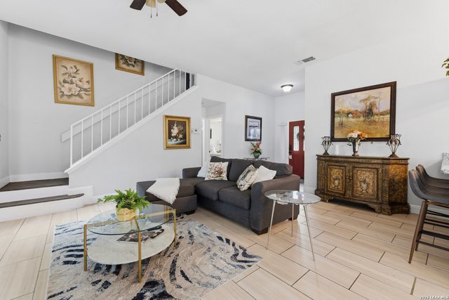 5335 Mountain Vista Dr, San Antonio, TX 78247