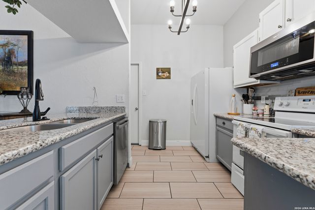 5335 Mountain Vista Dr, San Antonio, TX 78247