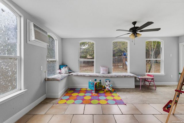 5335 Mountain Vista Dr, San Antonio, TX 78247