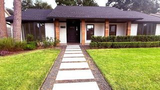 5751 Braesheather Drive, Houston, TX 77096
