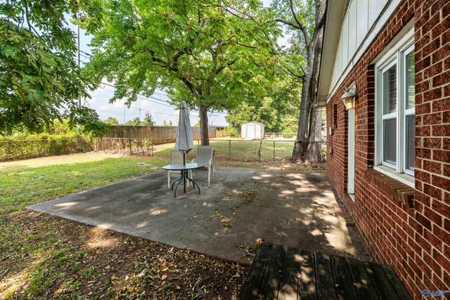 805 W Arbor Drive NW, Huntsville, AL 35811