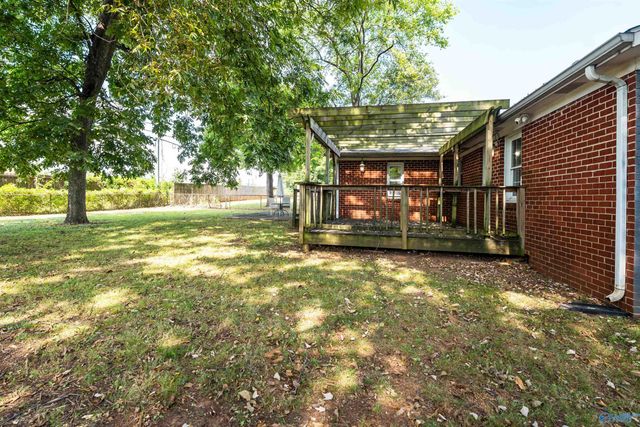 805 W Arbor Drive NW, Huntsville, AL 35811