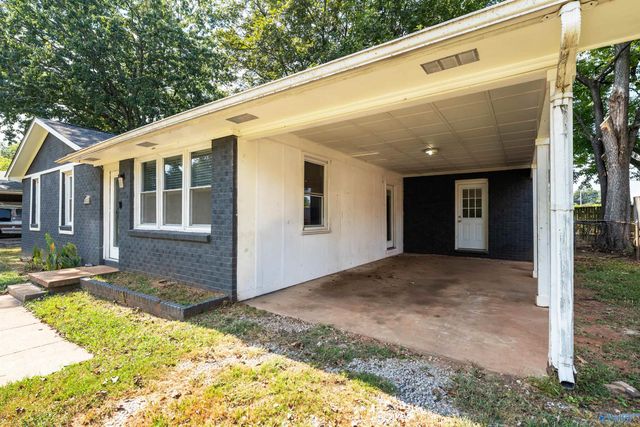 805 W Arbor Drive NW, Huntsville, AL 35811