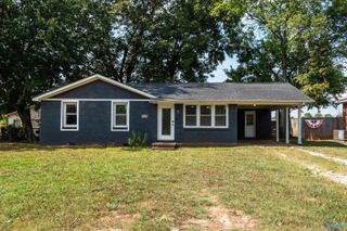 805 W Arbor Drive NW, Huntsville, AL 35811