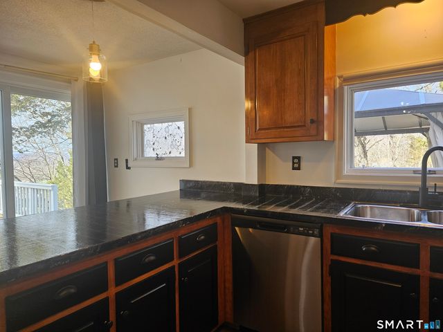 932 Saybrook Road, Middletown, CT 06457