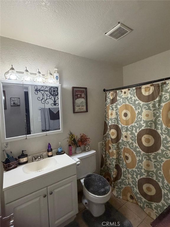 Image 14 of property listing at 5109 Center, Modesto, CA 95357