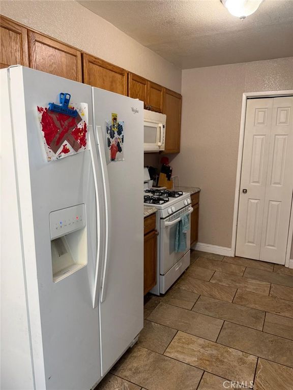 Image 3 of property listing at 5109 Center, Modesto, CA 95357