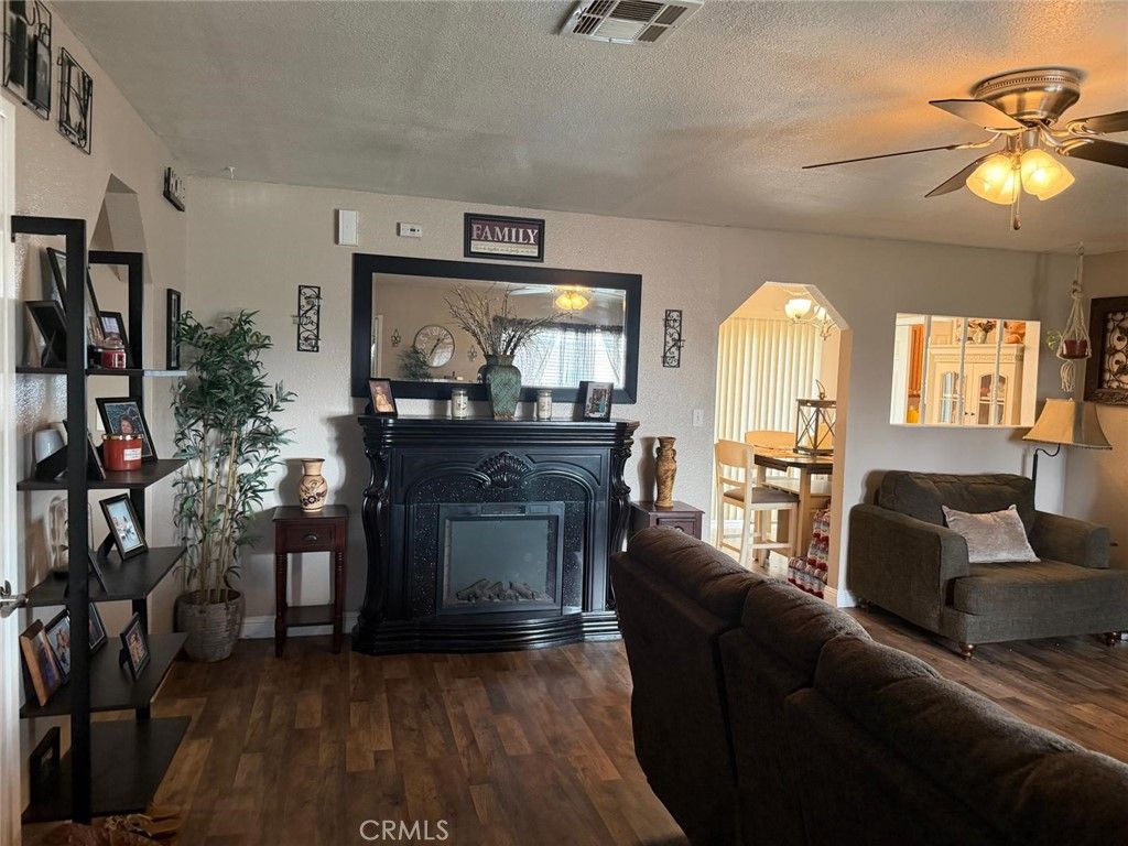 Image 33 of property listing at 5109 Center, Modesto, CA 95357