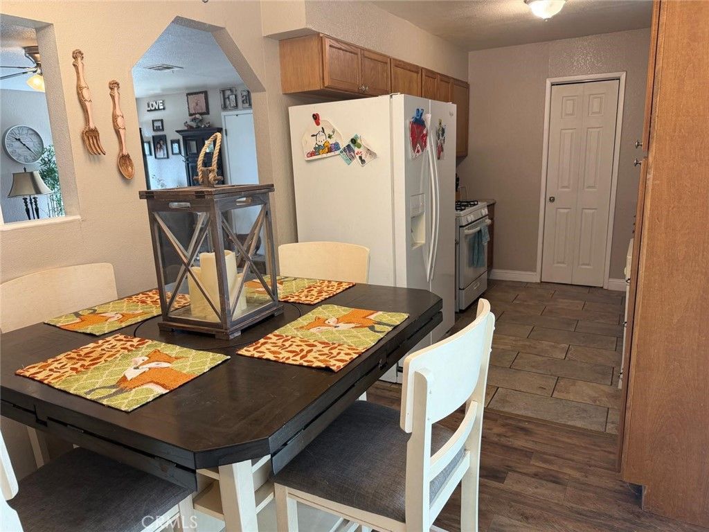 Image 4 of property listing at 5109 Center, Modesto, CA 95357