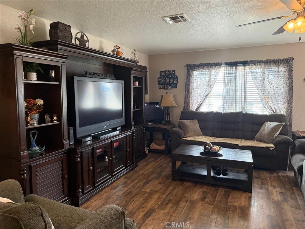 Image 8 of property listing at 5109 Center, Modesto, CA 95357